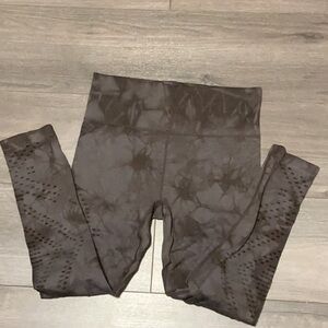 Betsy Johnson | Dark Brown tie dye Patterned high waist crop Leggings - medium